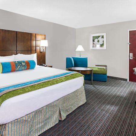 Holiday Inn Hotel & Suites Oklahoma City North By Ihg Εξωτερικό φωτογραφία